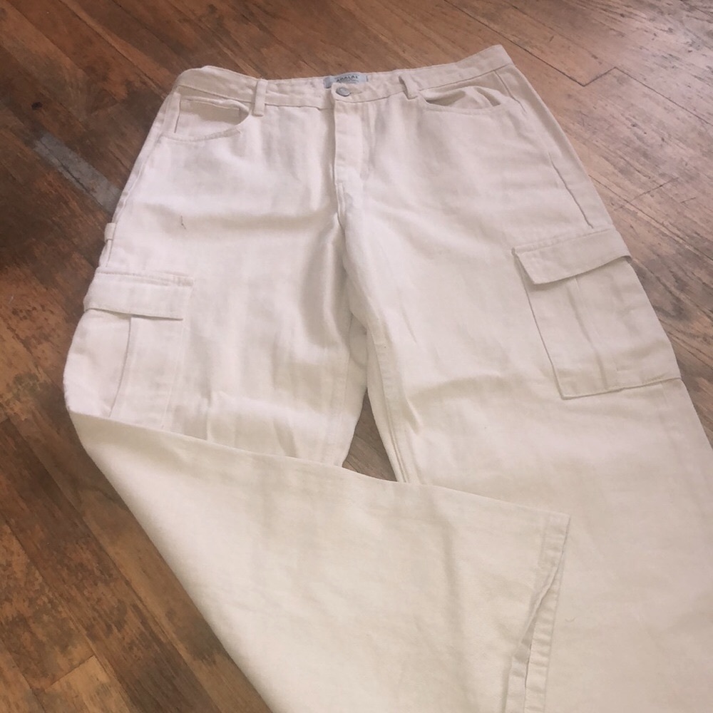 Nice brand new cargo pants. Excellent condition